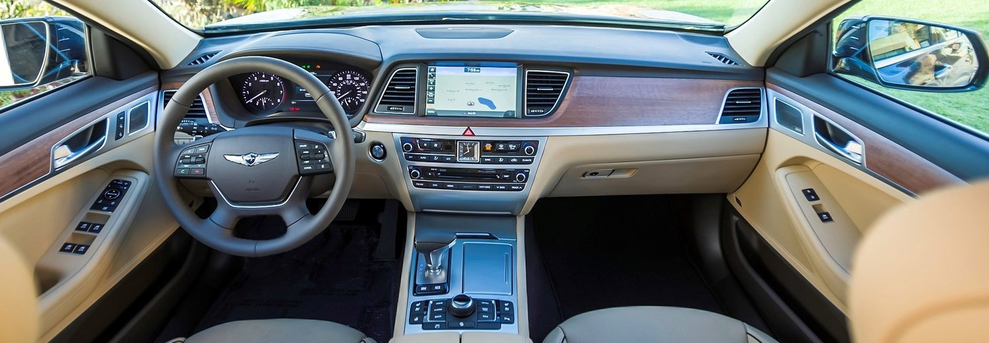 Steering wheel and infotainment system view of the G80