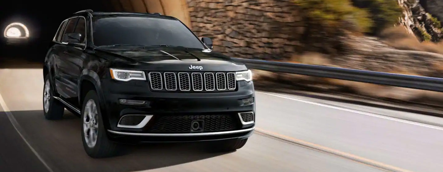 2019 Jeep Grand Cherokee in motion