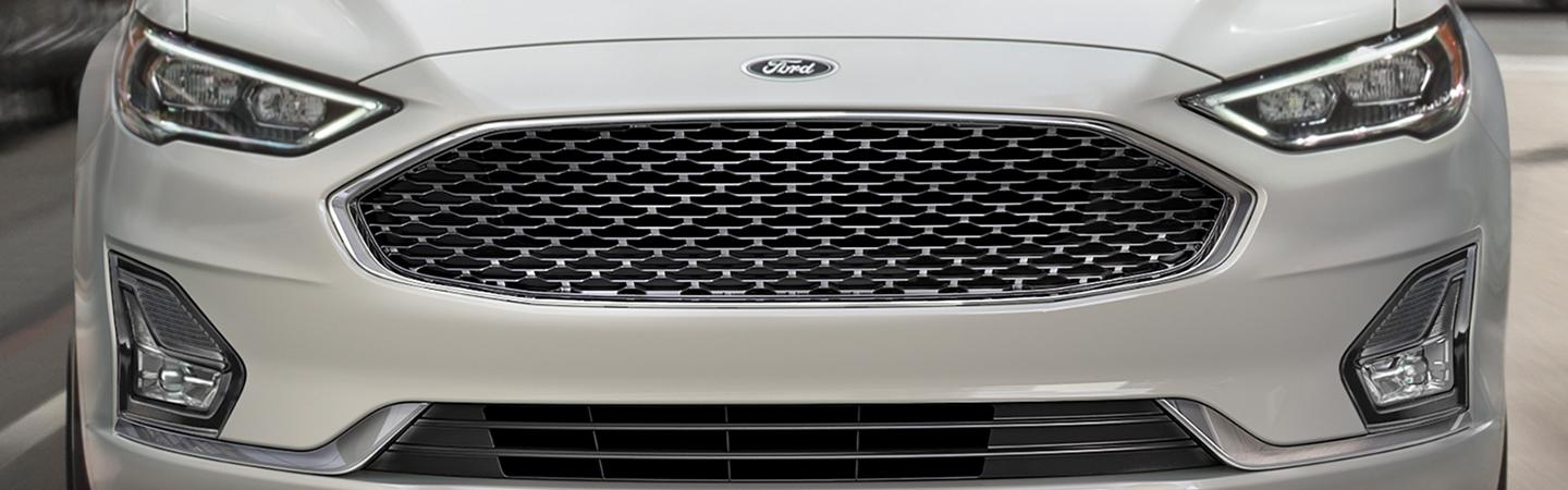 2020 Ford Fusion front grille