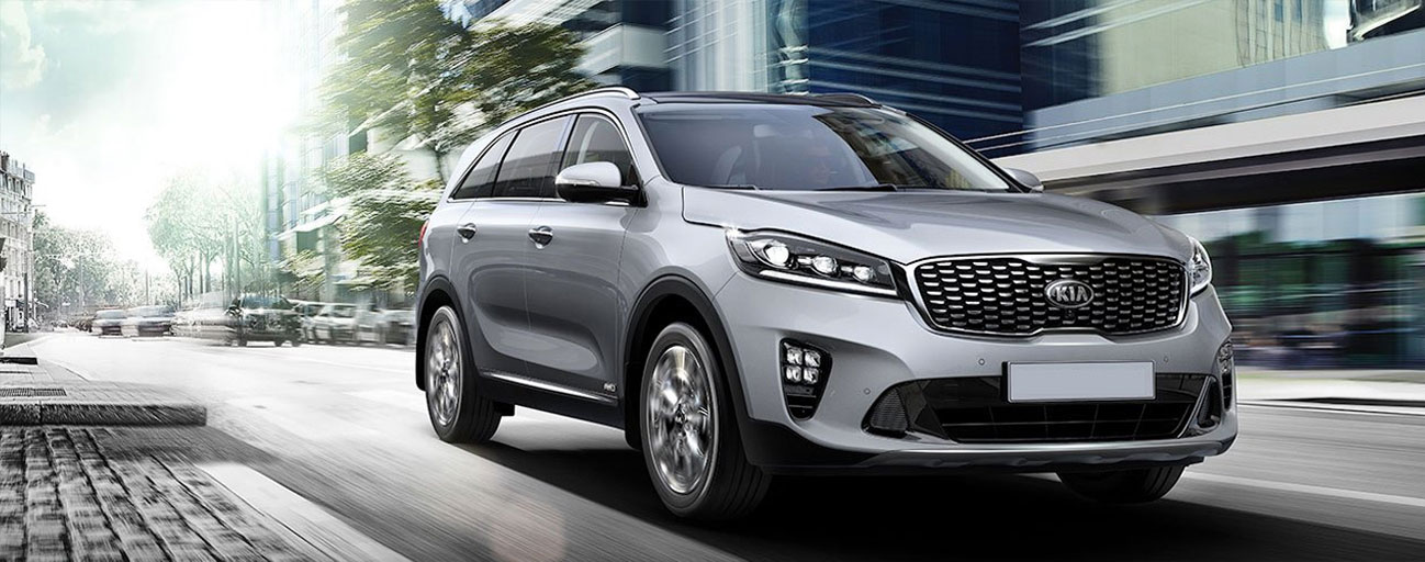 Kia Sorento driving