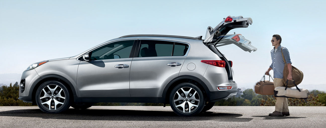 Kia Sportage driving