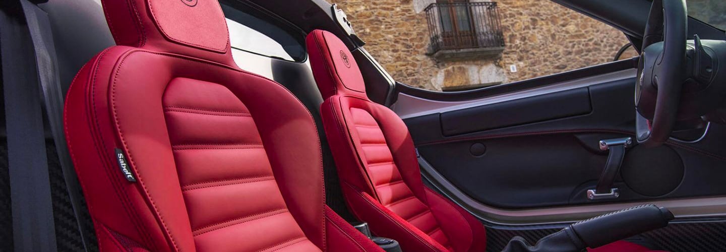 nterior features in the 2019 Alfa Romeo 4C Spider