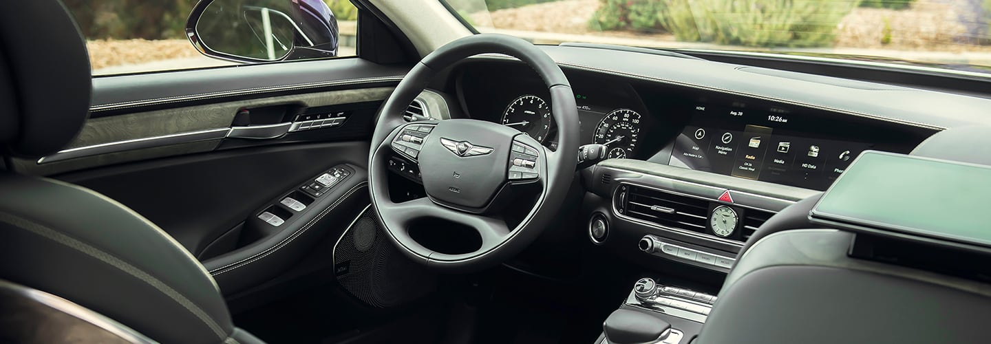 Steering wheel and front seat of new G90