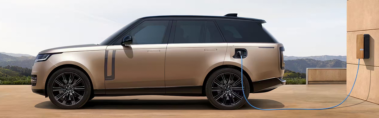 2023 Land Rover Range Rover Lineup  slider4