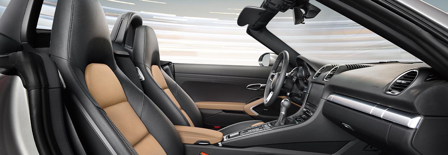 Interior features in the 2021 Porsche 718 Cayman