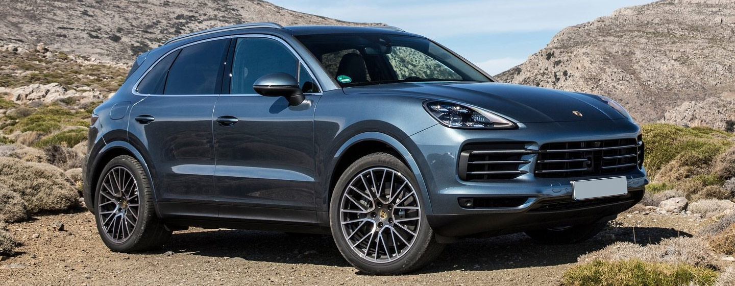 2019 Cayenne Side View