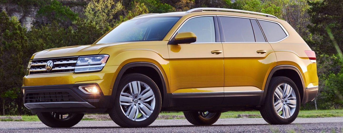 VW Atlas driving