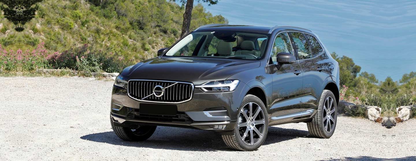 2019 Volvo X60 offroad.