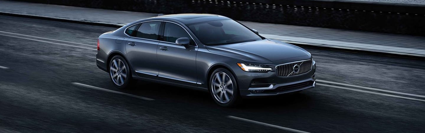 Passenger’s side view of gray 3 Series in motion
