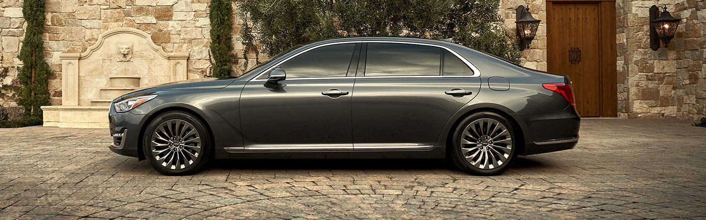 Driver-side profile view of the Genesis G90