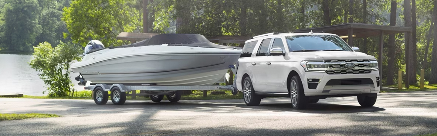 Details on the 2024 Ford Expedition Front-Side View With White Color