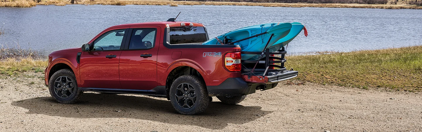 2025 Ford Maverick Lobo® with kayaks in the tray