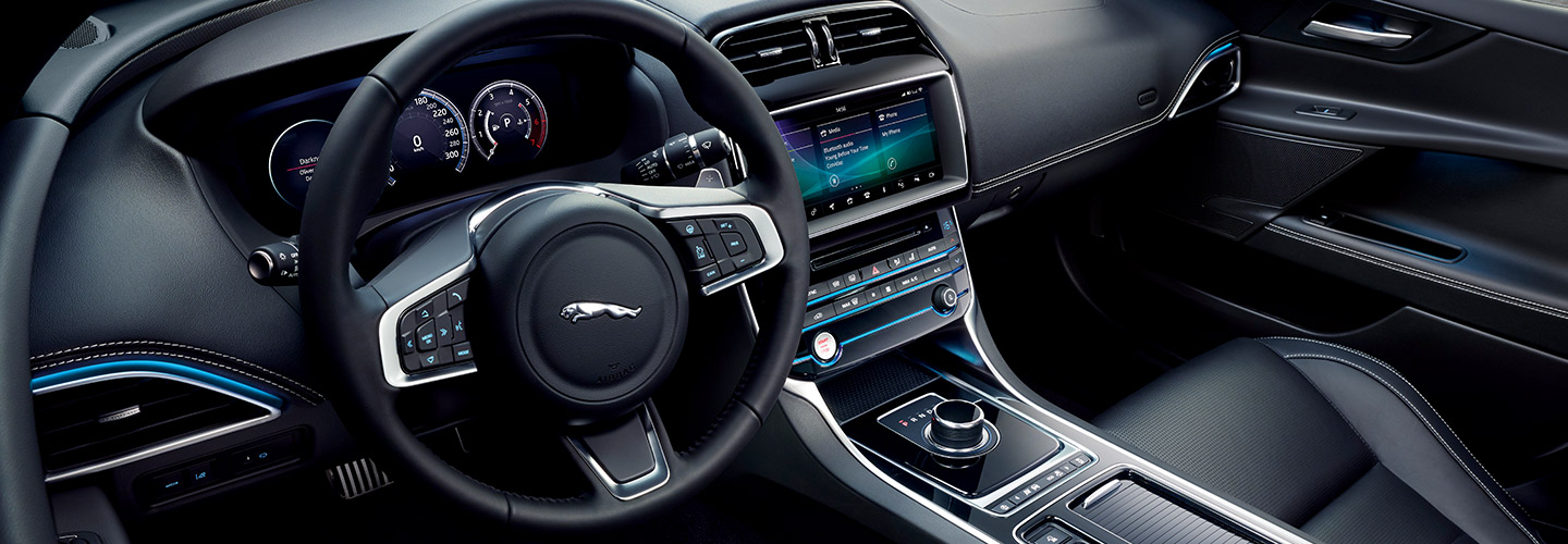 2019 Jaguar XE - Interior - Dash and Technology