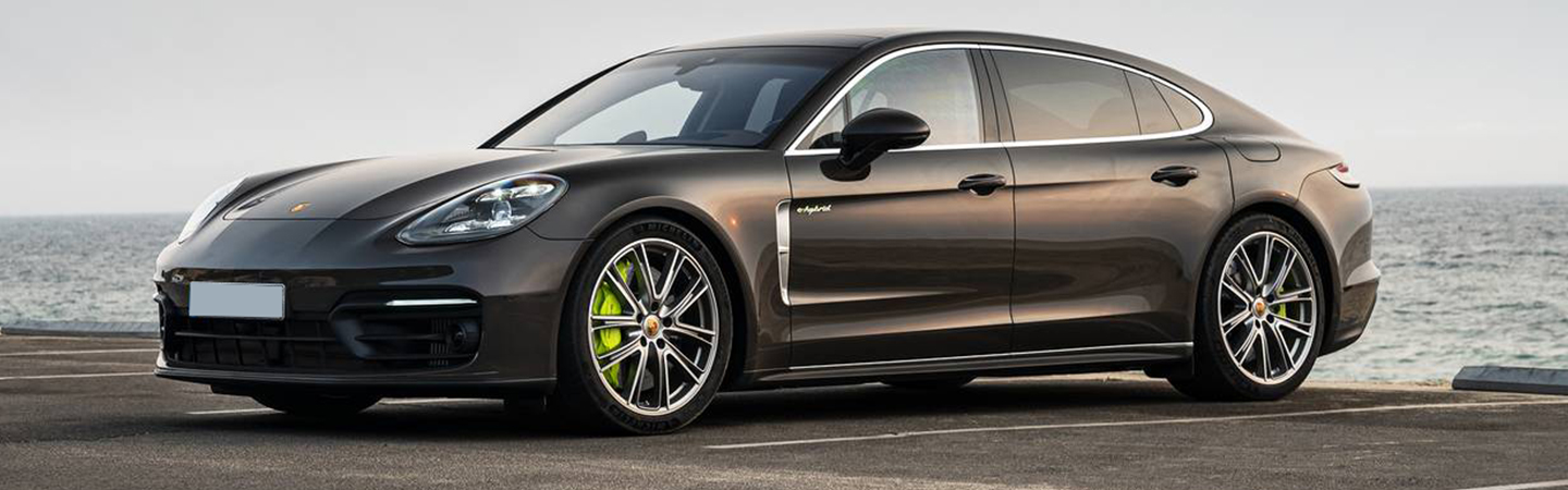 Porsche Panamera vs Mercedes-Benz S-Class  slider3
