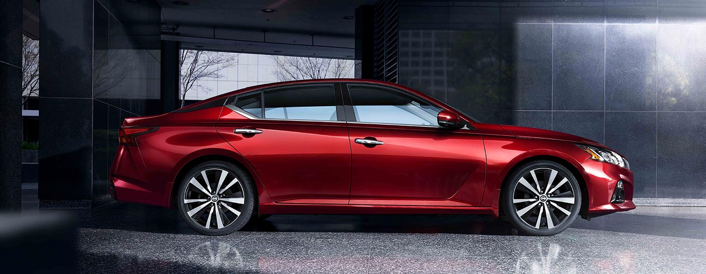 2019 Nissan Altima passenger side view parked.