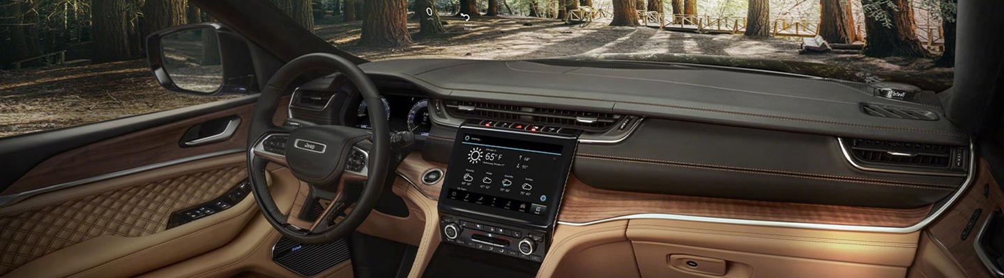 Interior of 2021 Jeep Grand Cherokee
