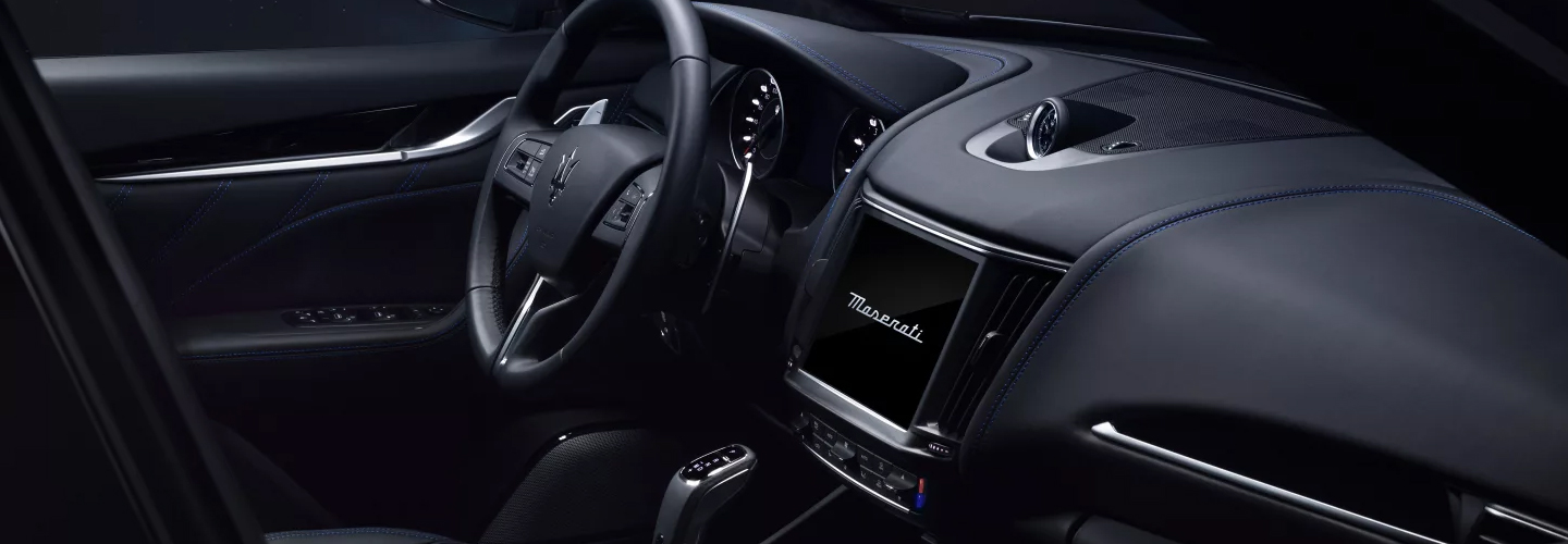 Maserati Levante vs Porsche Cayenne interior