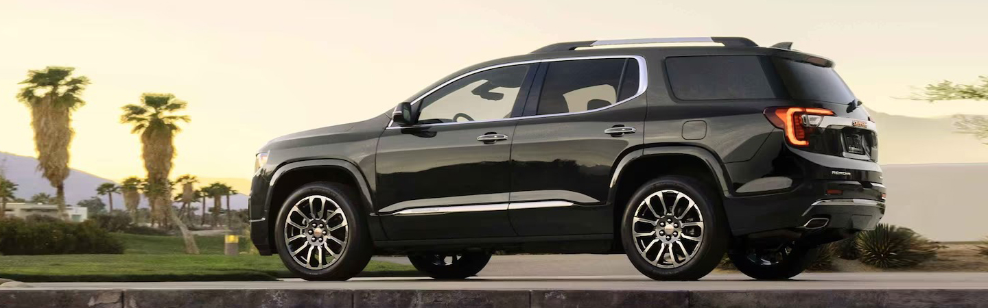2023 GMC Acadia Denali slider3