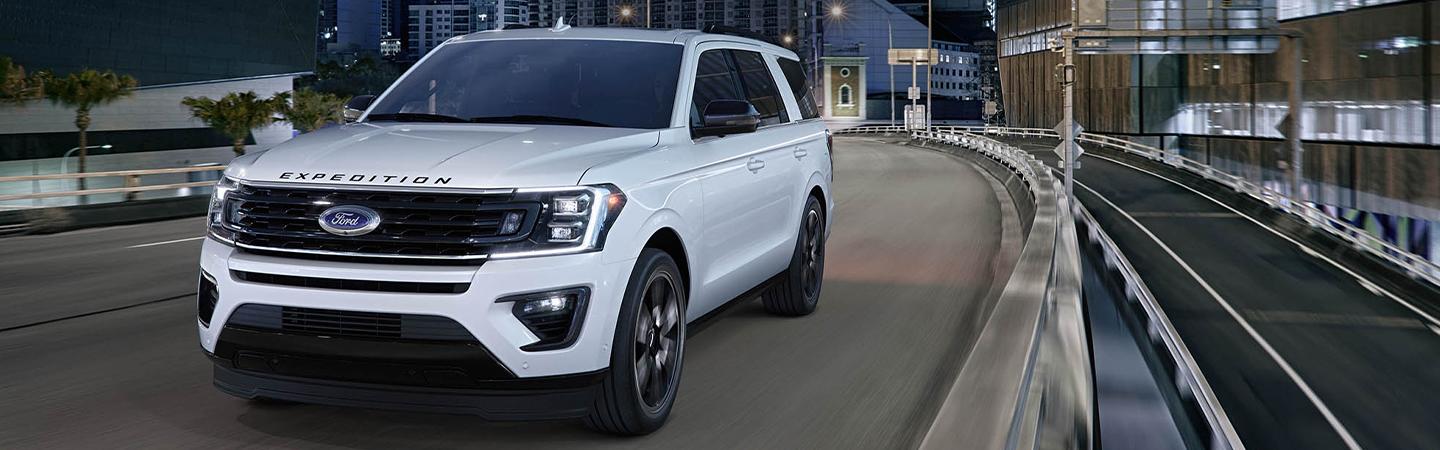 2020 Ford Expedition driving in the city