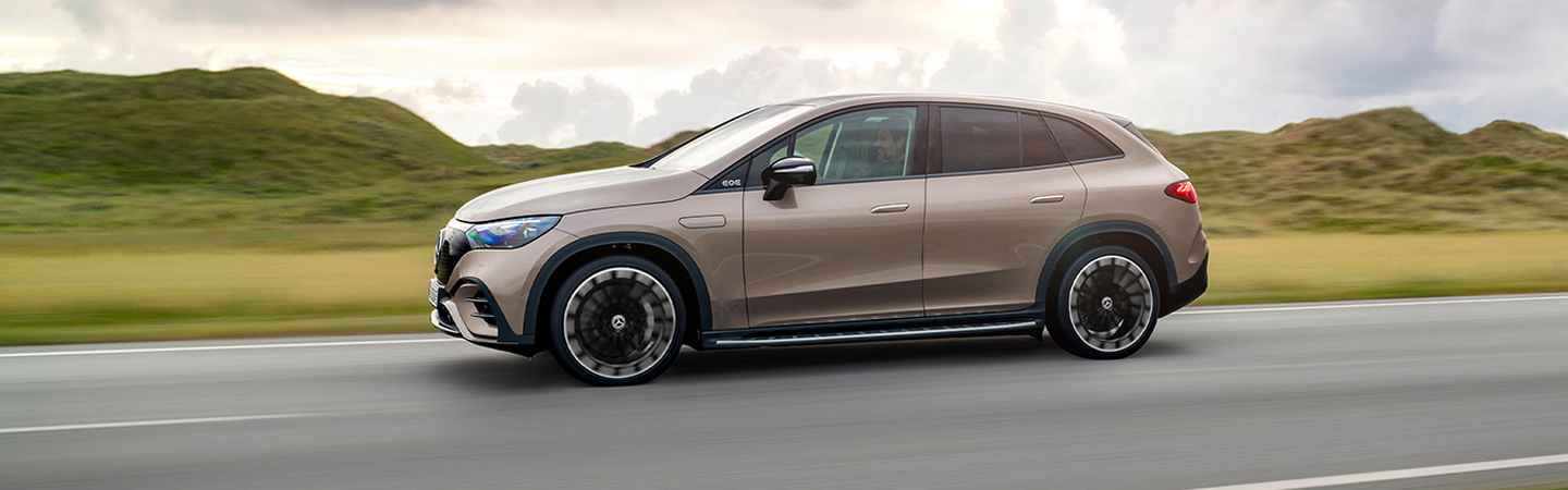 Mercedes-Benz EQE SUV slider1