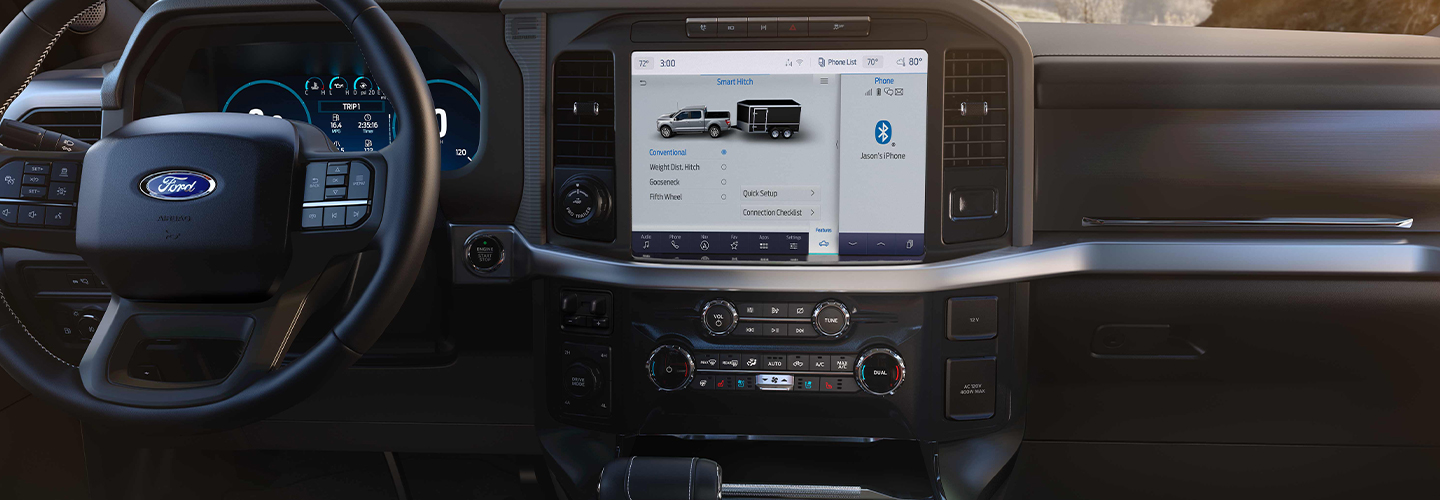 2023 Ford F-150 vs 2023 RAM 1500 interiorimage