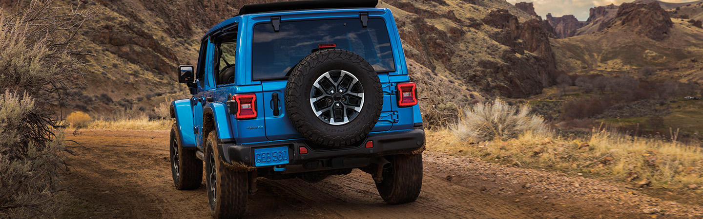 2024 Jeep Wrangler vs. Ford Bronco | Lake City CDJR