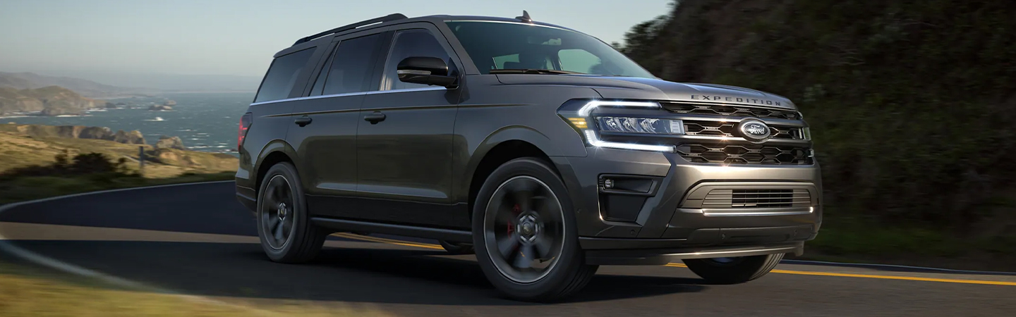 2024 Ford Expedition Specs Side front with green colour