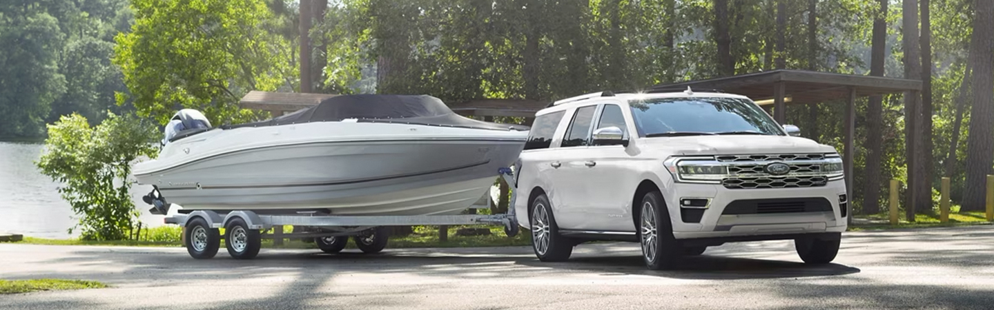 2024 Ford Expedition Specs front side with white colour