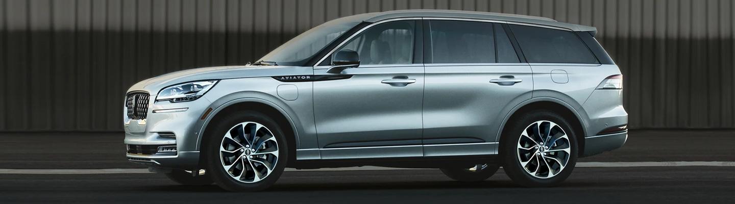 drkiver side view silver 2021 Lincoln Aviator 