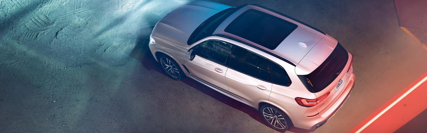 Top overhead view of the 2021 BMW X5 in motion