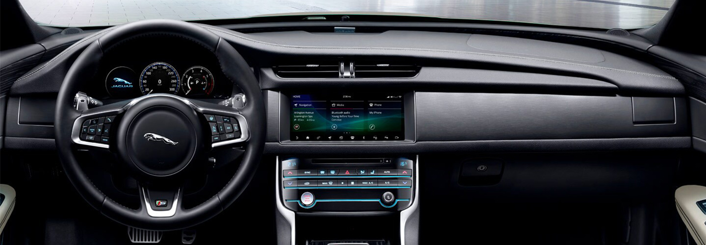 Steering wheel and interior of XF