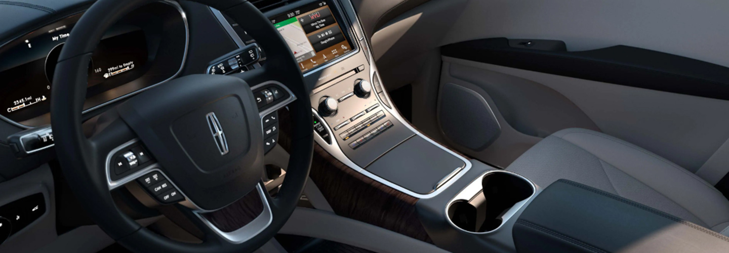 Steering wheel and entertainment system of the 2019 Lincoln Nautilus in Wilkes-Barre, PA