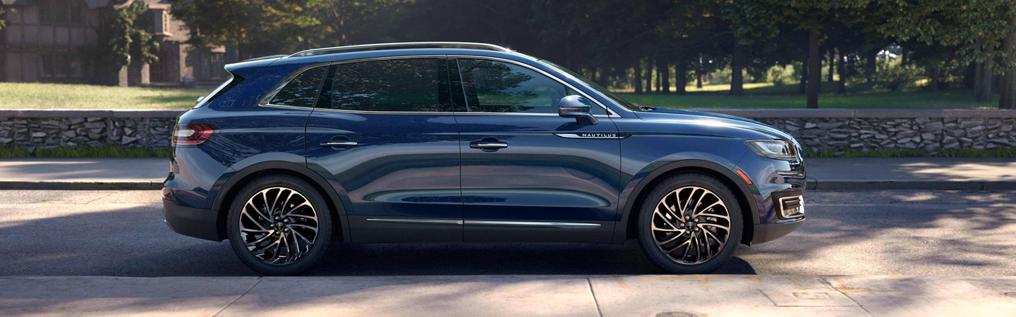Side profile of the 2019 Lincoln Nautilus parked in Scranton, PA