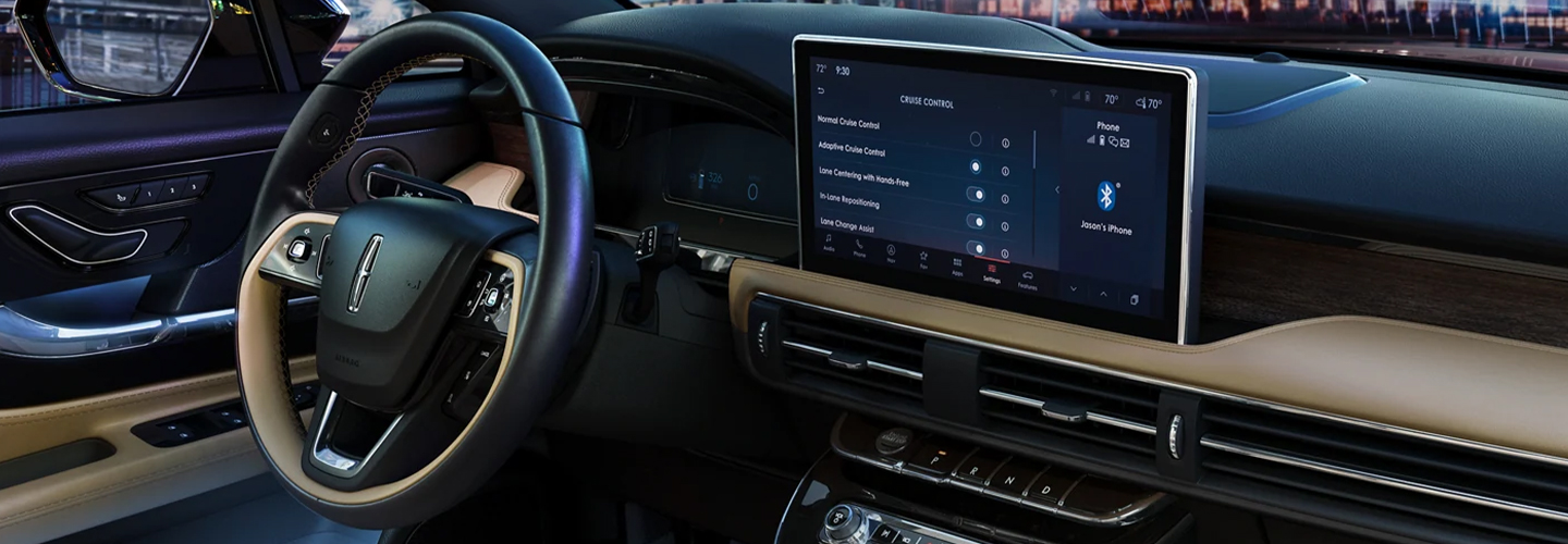 Lincoln Corsair vs Cadillac XT4 interiorimage