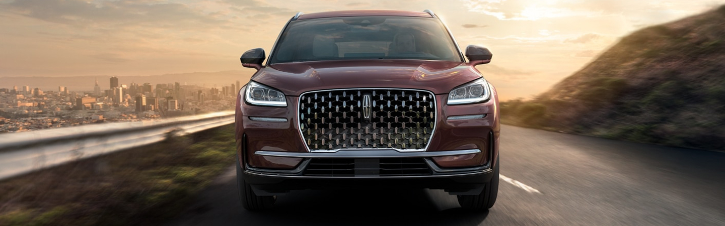Lincoln Corsair vs Cadillac XT4 slider2
