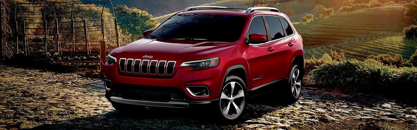 Driver-side profile view of the 2020 Jeep Cherokee