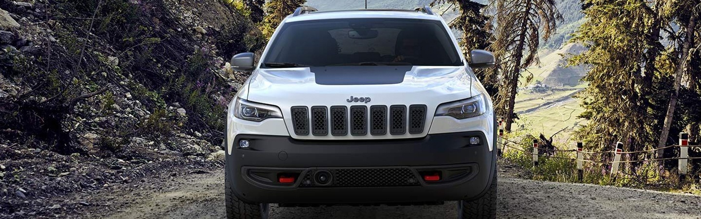Front view of the 2020 Jeep Cherokee