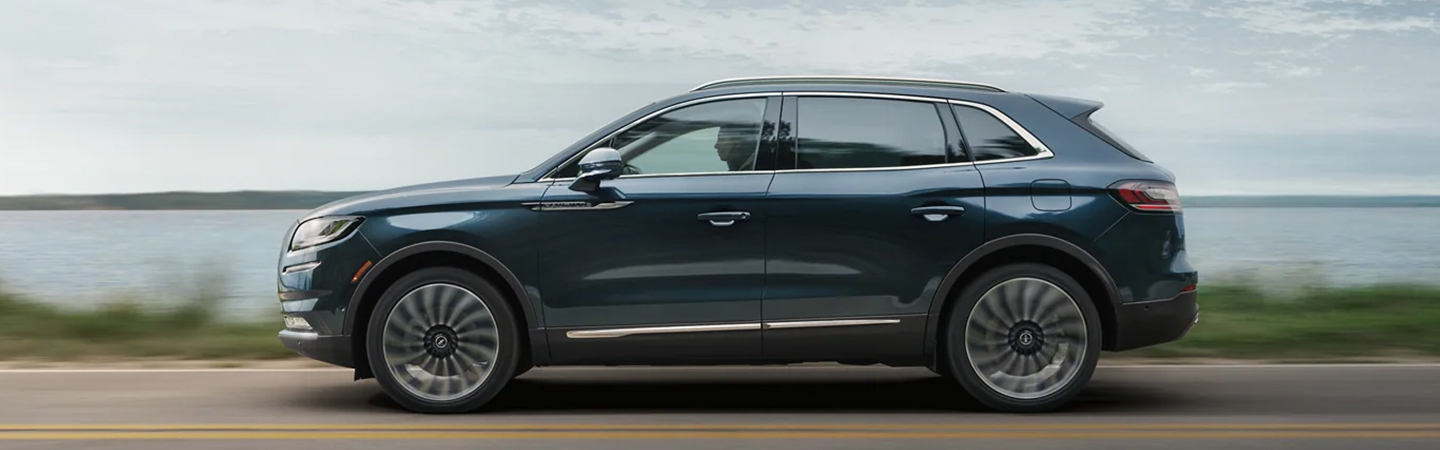 2023 Lincoln Nautilus Vs 2023 Cadillac XT5 slider1