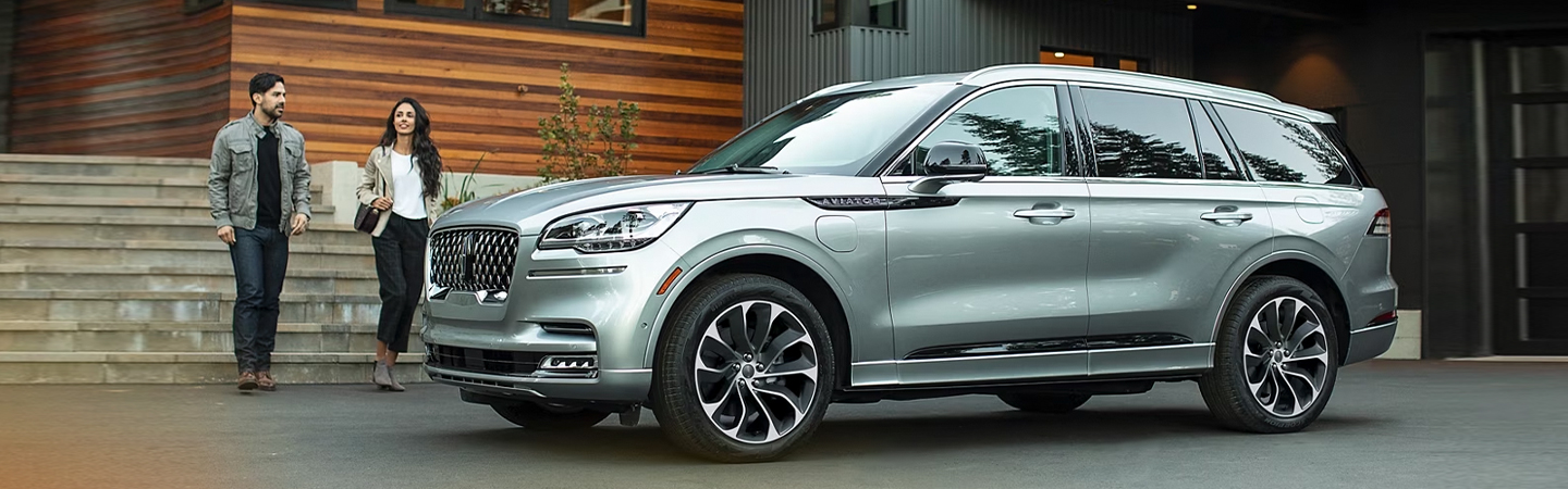 2023 Lincoln Aviator vs 2023 Genesis GV80 slider2