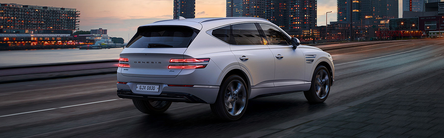 2023 Lincoln Aviator vs 2023 Genesis GV80 slider4