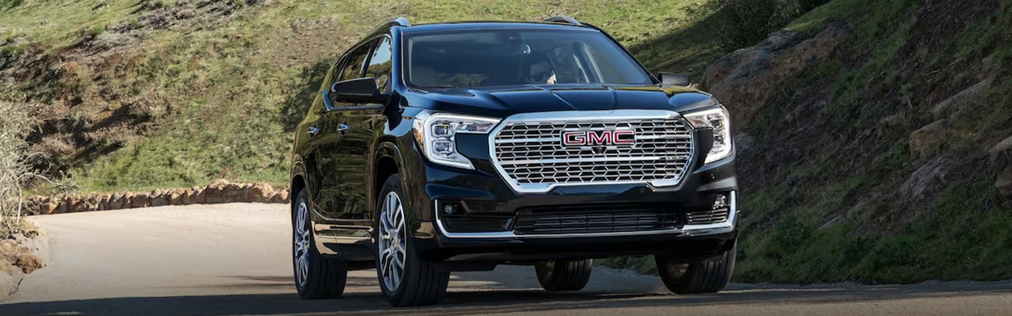 2024 GMC Terrain Specs Front view with black colour 
