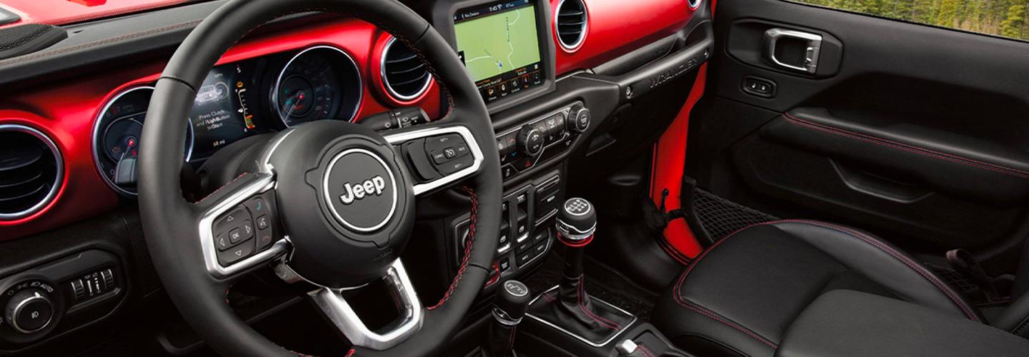 Steering wheel and front seats in the new Wrangler