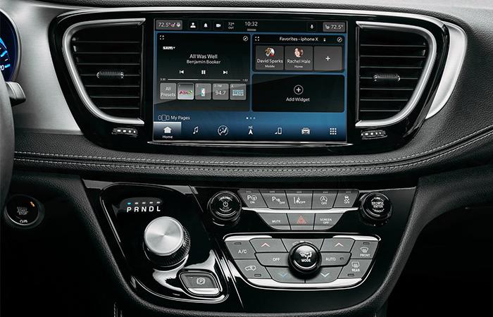 Centerview of the 2021 Chrysler Pacifica controls and display