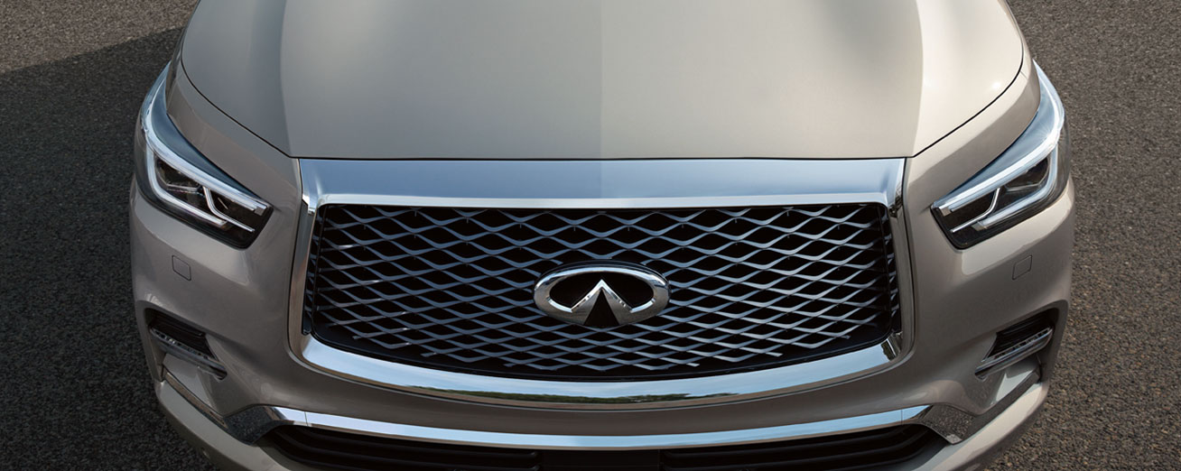 INFINITI QX80 driving