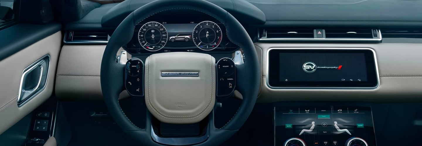 Steering wheel and touchscreen in new Velar