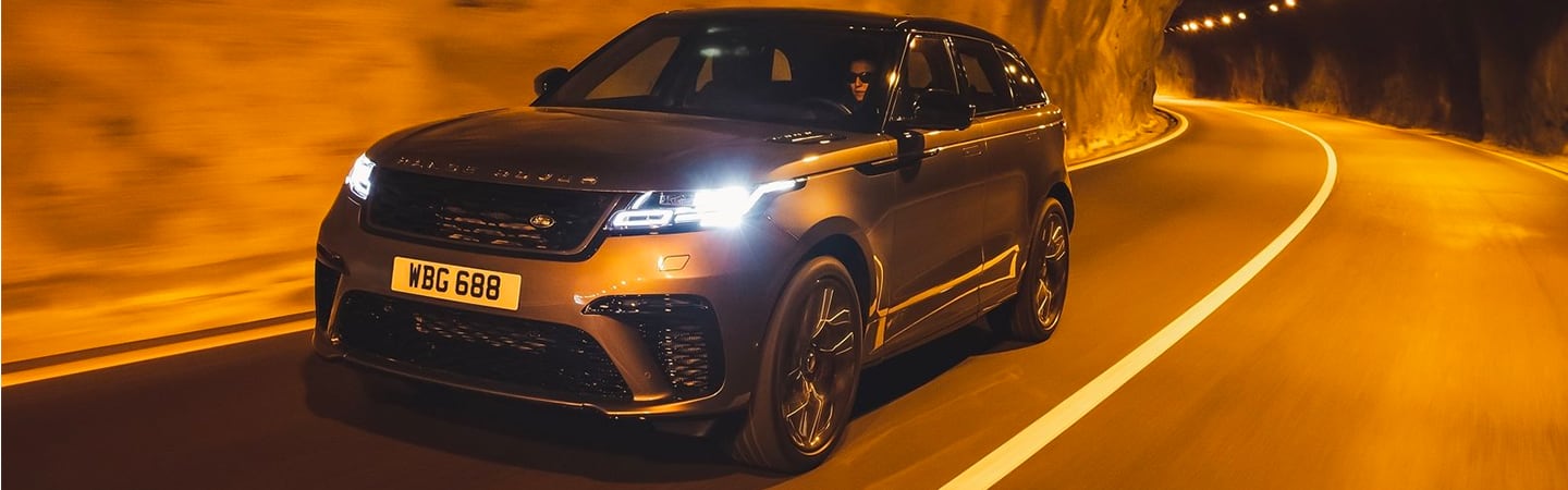 2020 Velar in motion in a tunnel