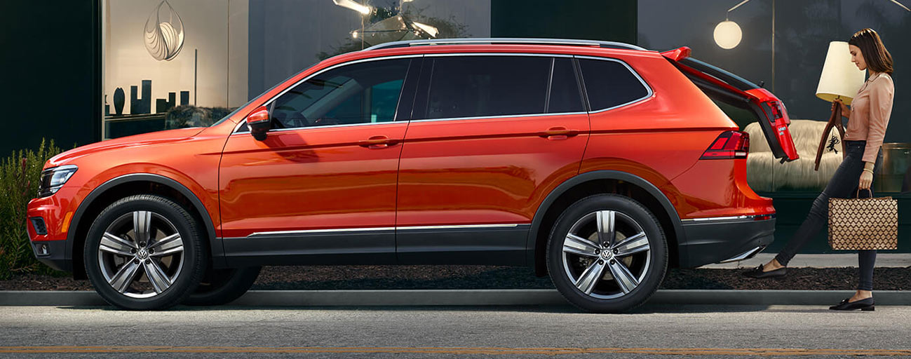 2019 Volkswagen Tiguan parked