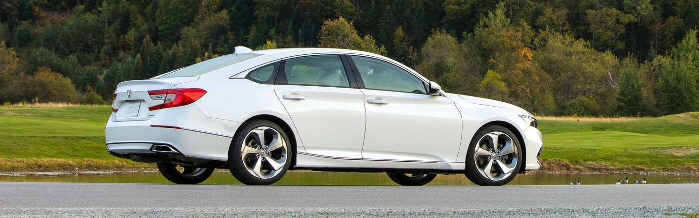 2019 Honda Accord passenger side view parked