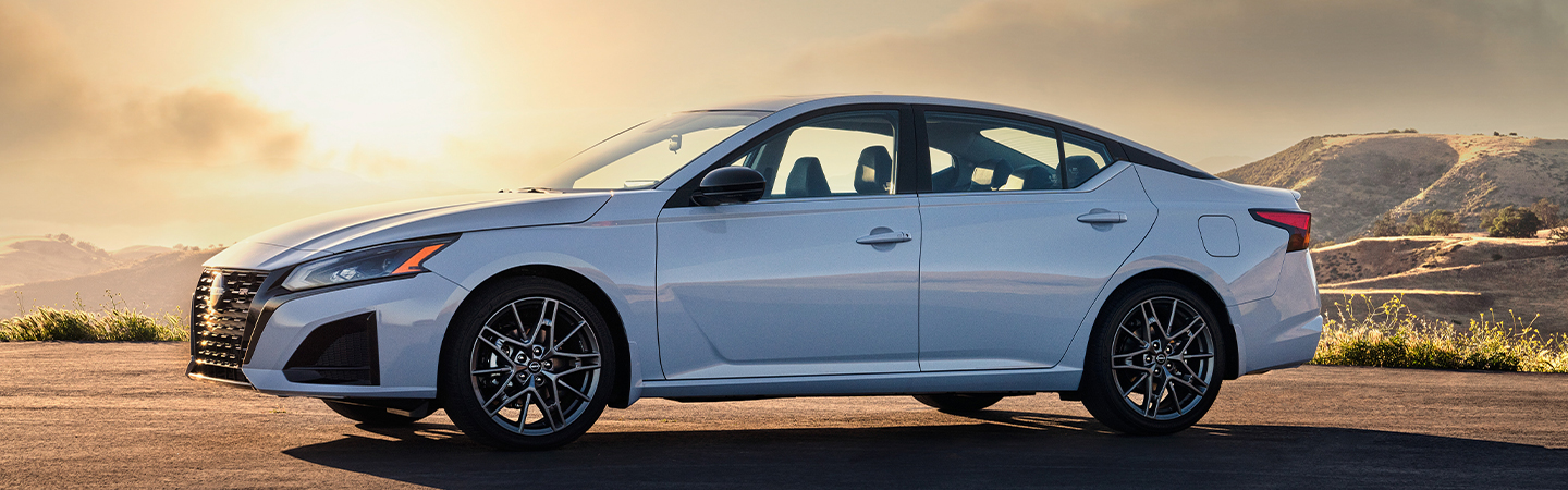 2023 Nissan Altima vs Honda Accord slider2