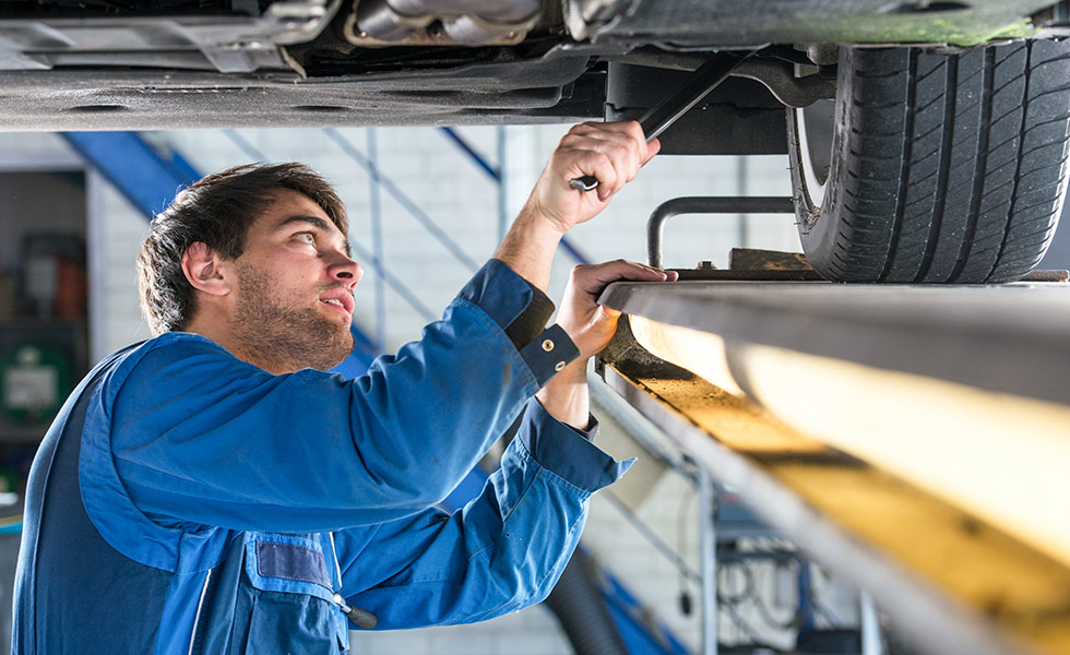 Chrysler Dodge Jeep RAM Auto Repair at your local Chrysler Dodge Jeep RAM Dealership in Naples, FL